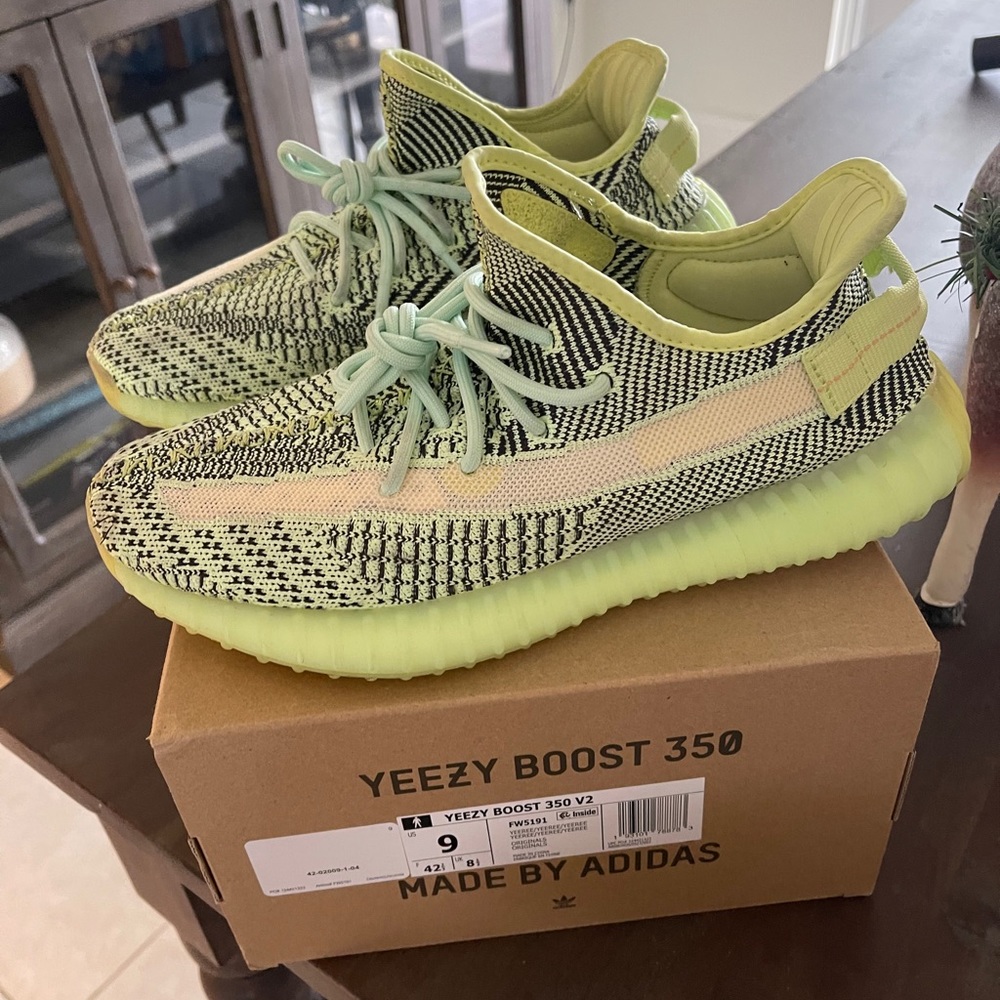 Yeezy Boost 350 V2